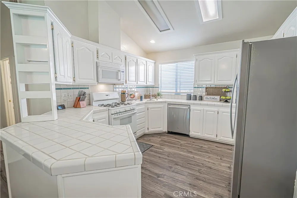 20160 Summit View Drive Canyon Country, CA 91351