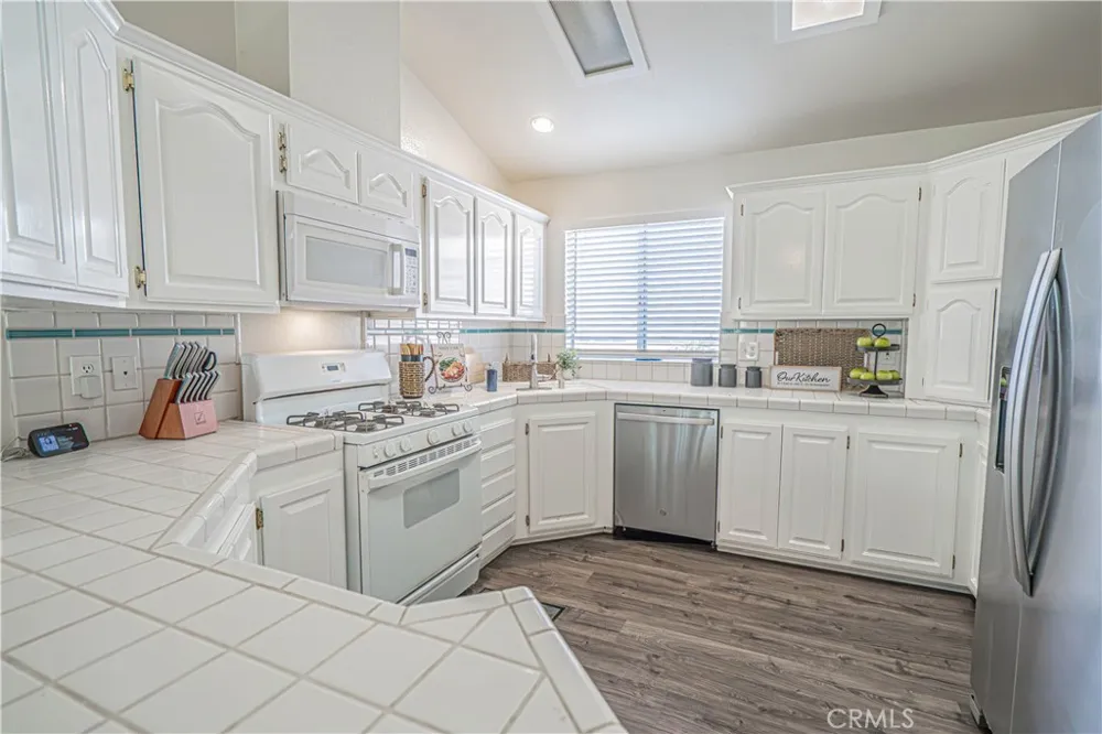 20160 Summit View Drive Canyon Country, CA 91351