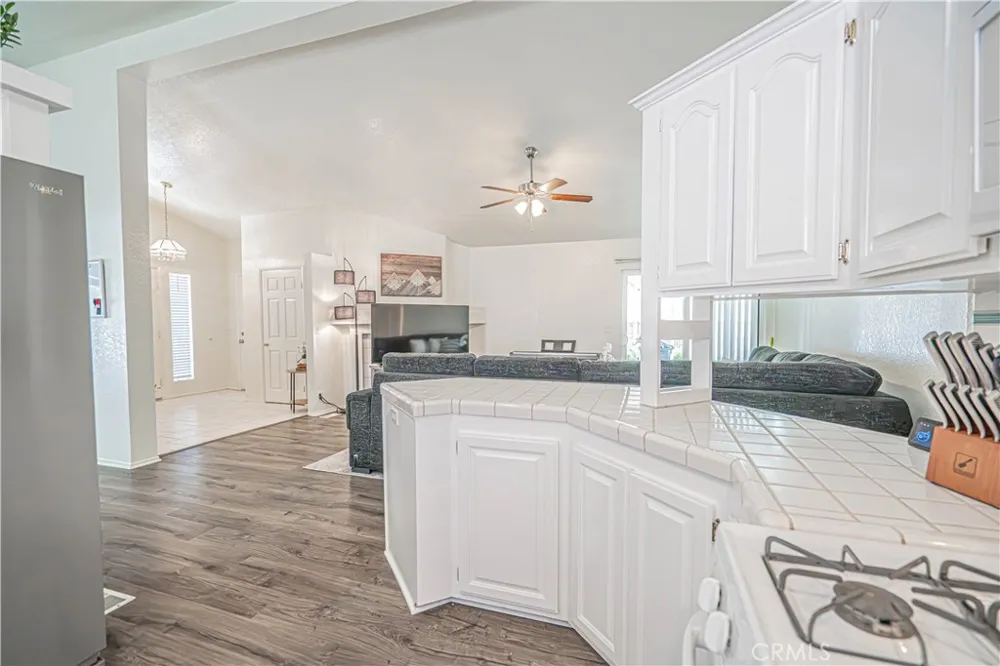 20160 Summit View Drive Canyon Country, CA 91351