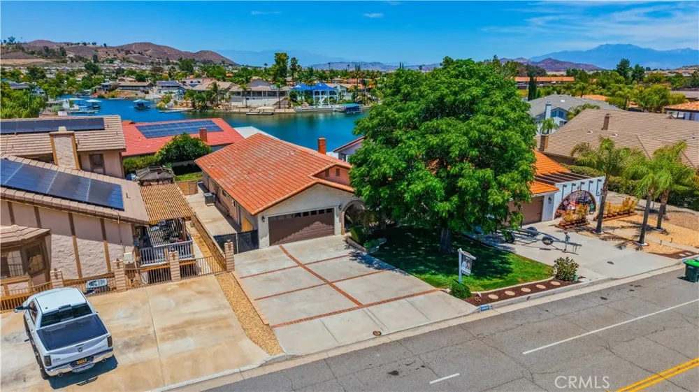 24020 Continental Drive Canyon Lake, CA 92587