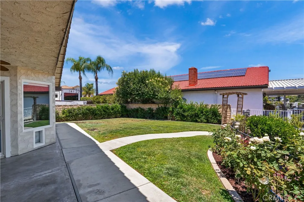 24020 Continental Drive Canyon Lake, CA 92587