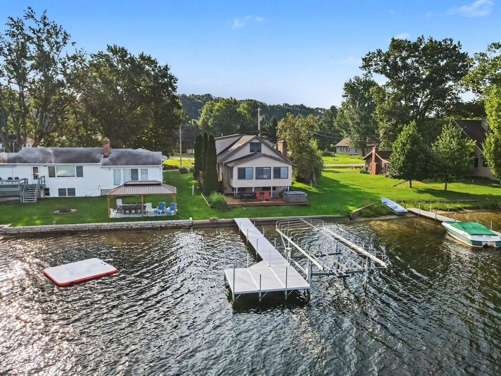 82142 Waldron Drive Lawton, MI 49065