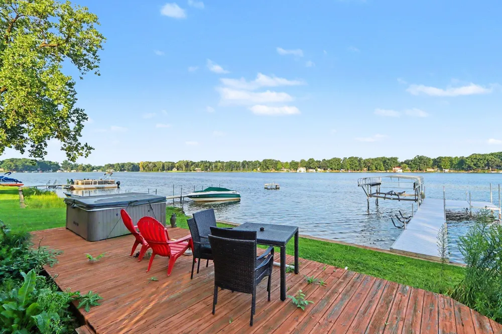 82142 Waldron Drive Lawton, MI 49065