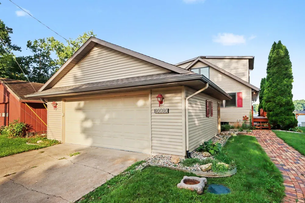 82142 Waldron Drive Lawton, MI 49065