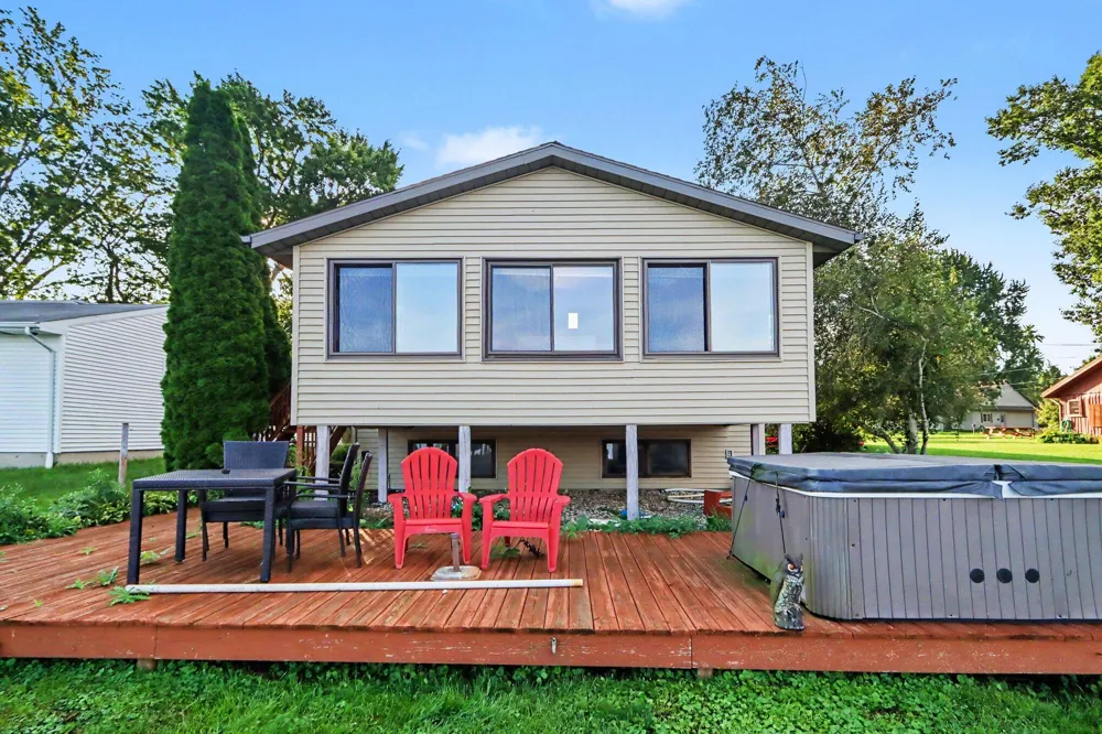 82142 Waldron Drive Lawton, MI 49065
