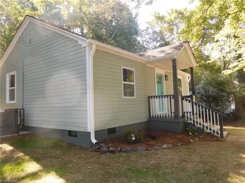 144 Edgewood Circle