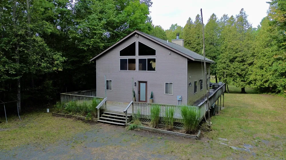 5797 S Woods Road Logan Township, MI 49402