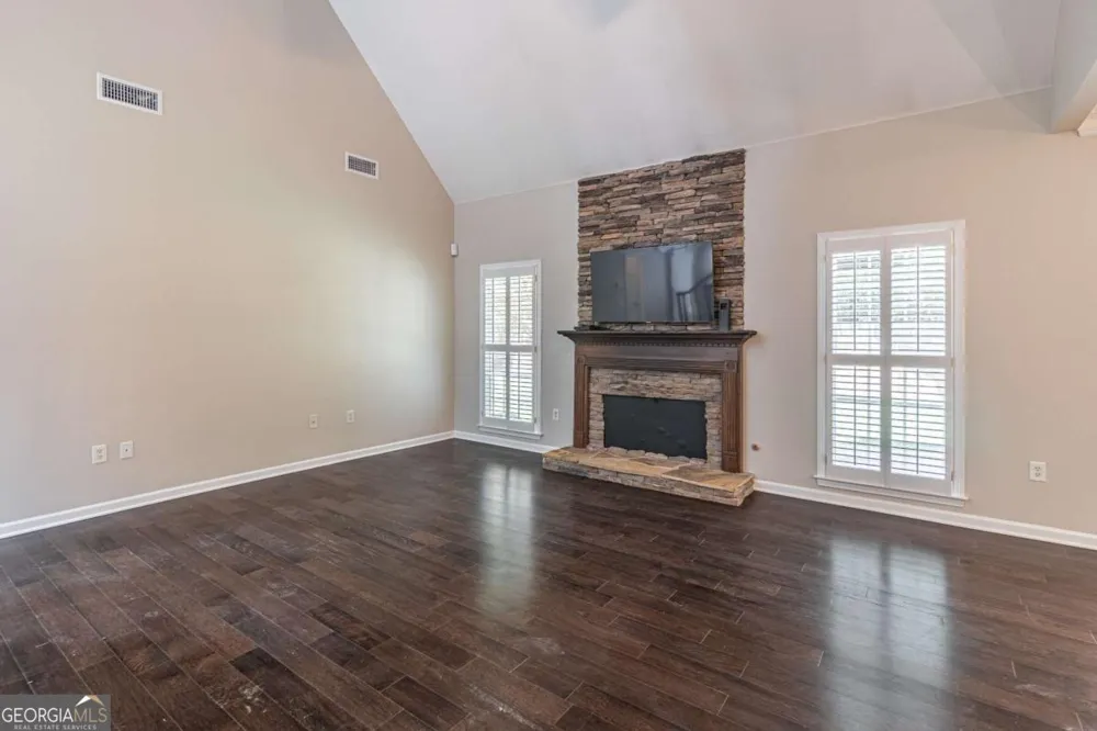 2649 Waters Edge DR Gainesville, GA 30504
