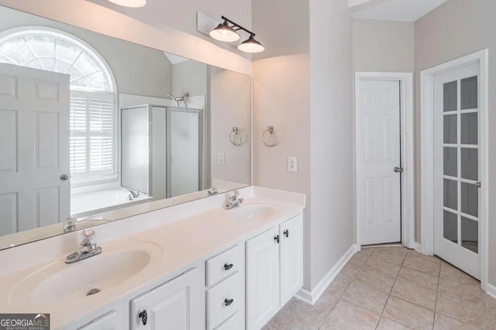 2649 Waters Edge DR Gainesville, GA 30504