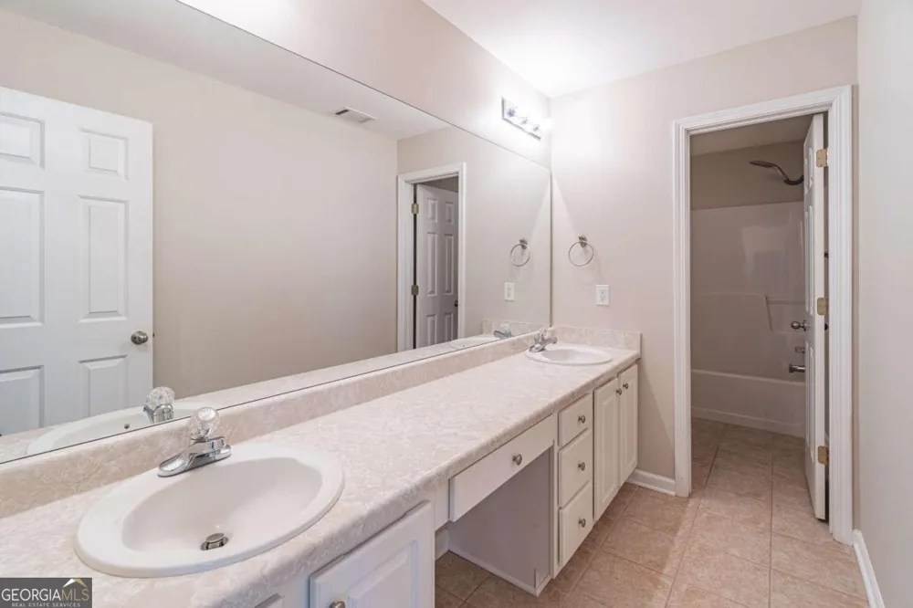 2649 Waters Edge DR Gainesville, GA 30504
