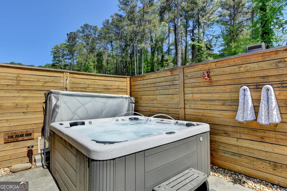 5198 Ashley DR SW Lilburn, GA 30047