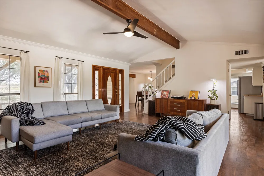 446 Roemer Road Elgin, TX 78621
