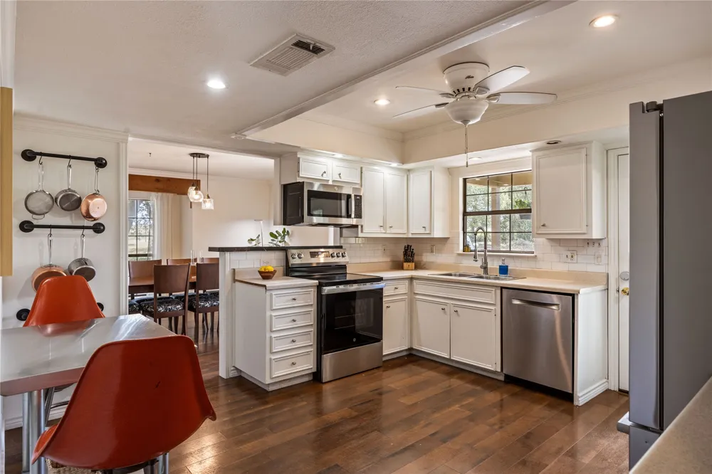 446 Roemer Road Elgin, TX 78621