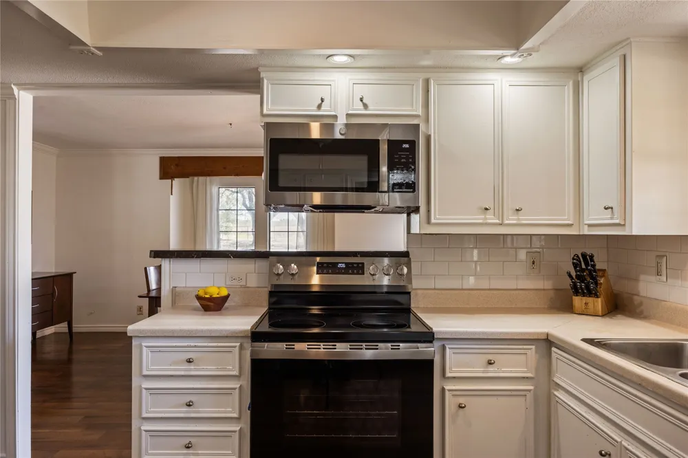 446 Roemer Road Elgin, TX 78621
