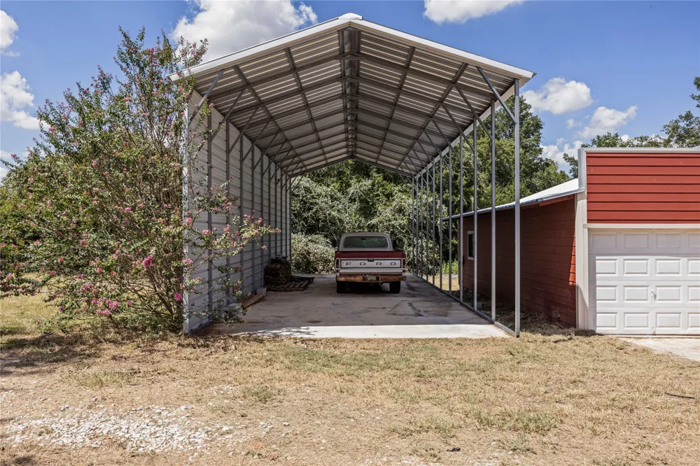 446 Roemer Road Elgin, TX 78621