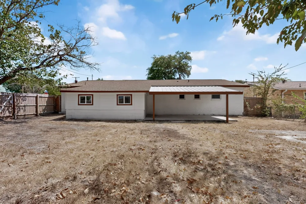 200 Opal Street Saginaw, TX 76179