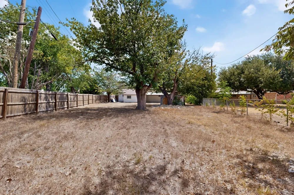 200 Opal Street Saginaw, TX 76179