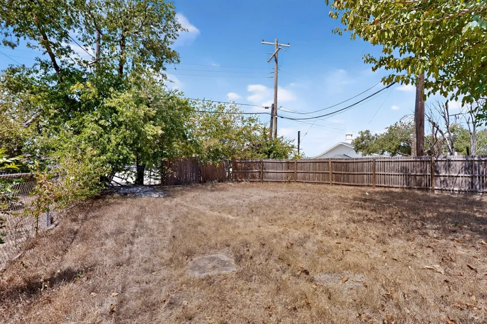 200 Opal Street Saginaw, TX 76179
