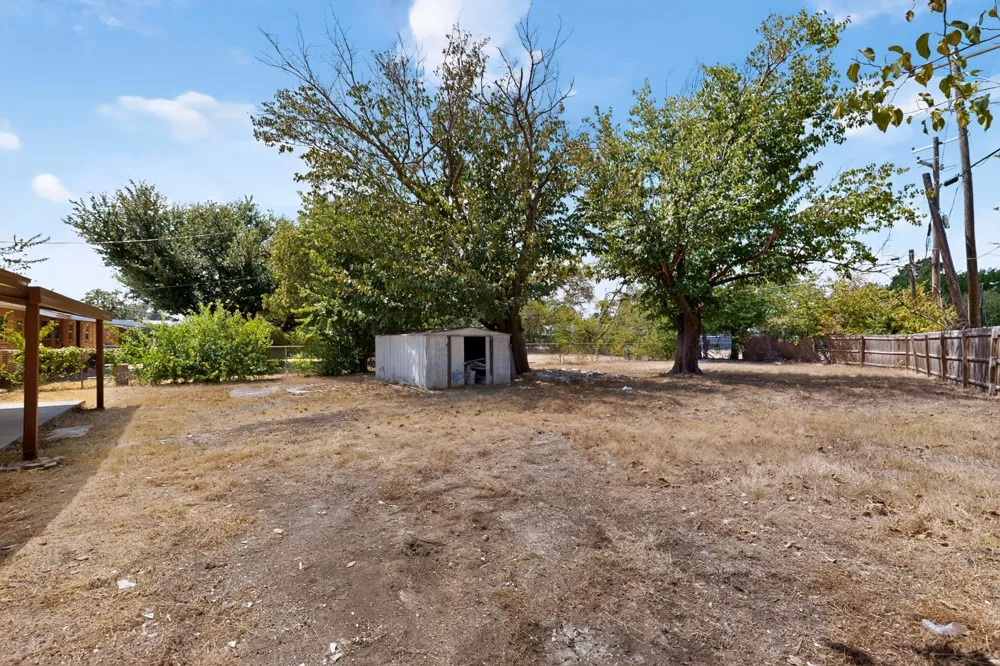 200 Opal Street Saginaw, TX 76179