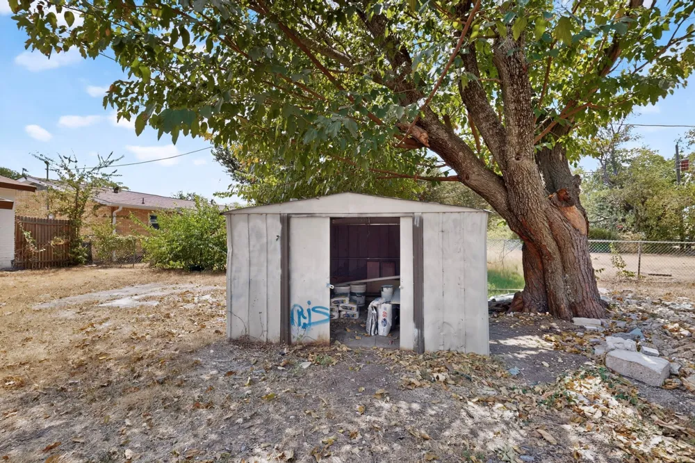 200 Opal Street Saginaw, TX 76179
