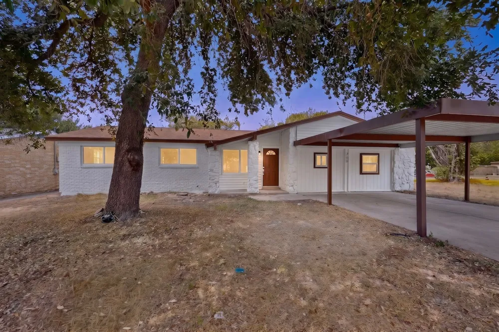 200 Opal Street Saginaw, TX 76179