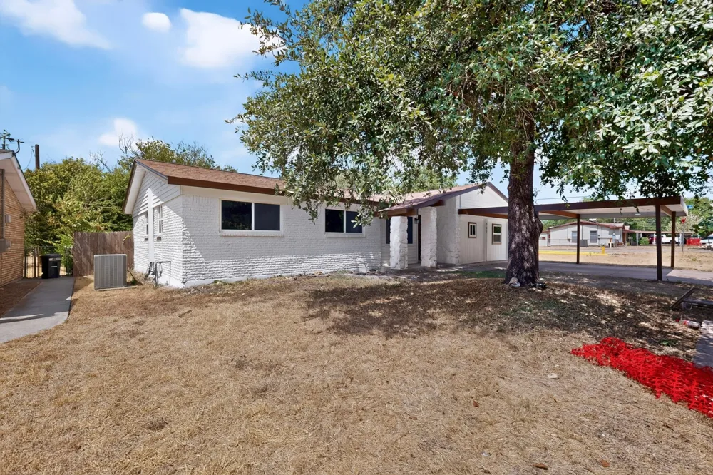 200 Opal Street Saginaw, TX 76179