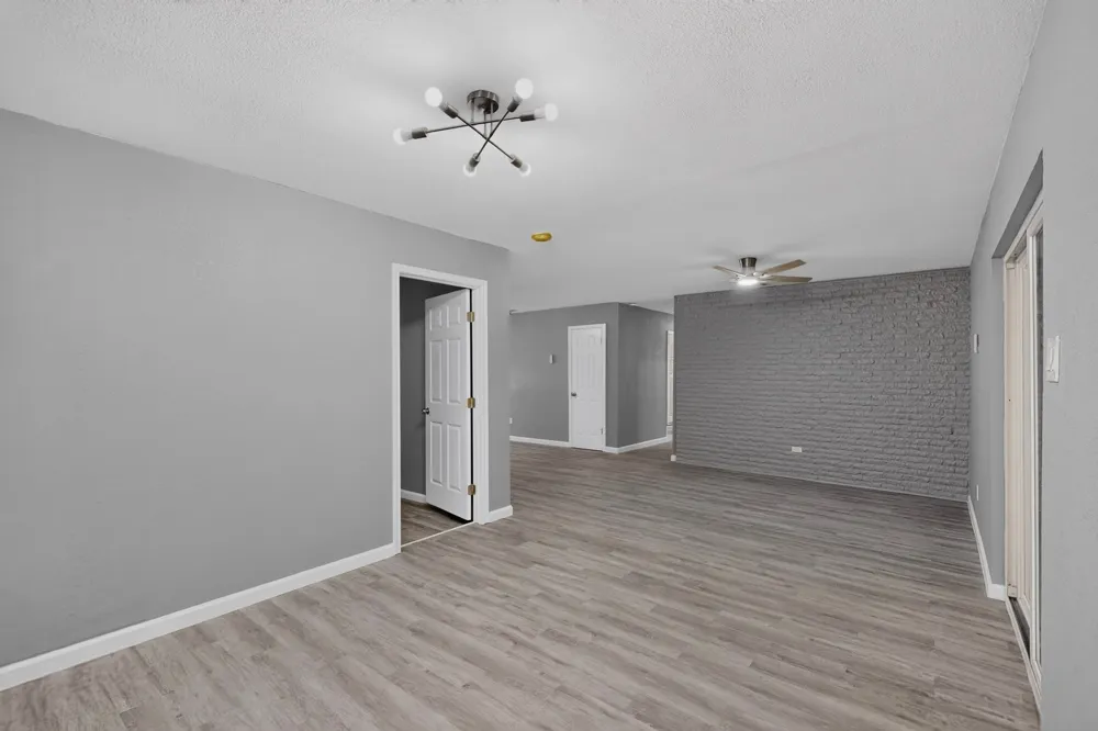 200 Opal Street Saginaw, TX 76179