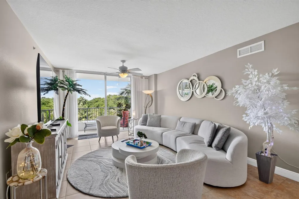 700 E BOYNTON BEACH BOULEVARD #410 Boynton Beach, FL 33435