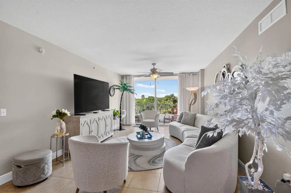 700 E BOYNTON BEACH BOULEVARD #410 Boynton Beach, FL 33435
