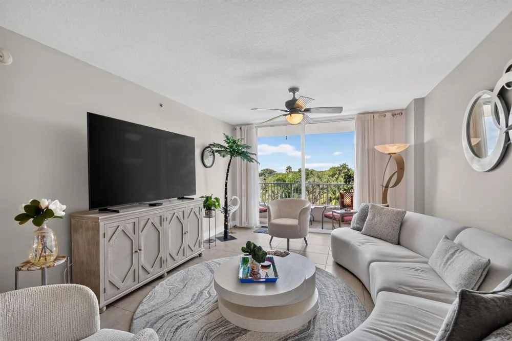 700 E BOYNTON BEACH BOULEVARD #410 Boynton Beach, FL 33435