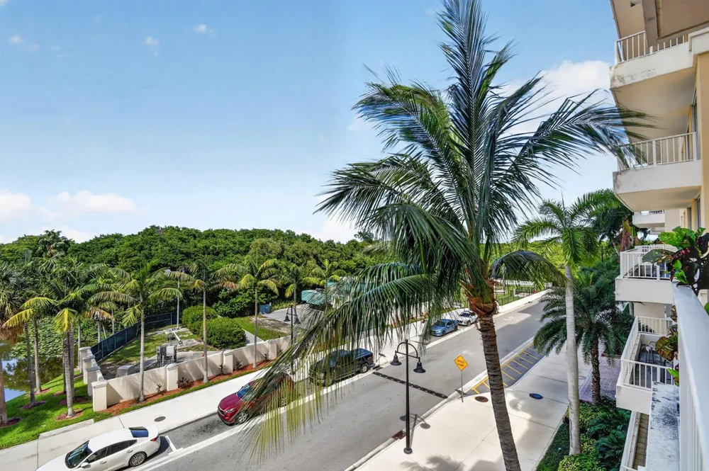 700 E BOYNTON BEACH BOULEVARD #410 Boynton Beach, FL 33435