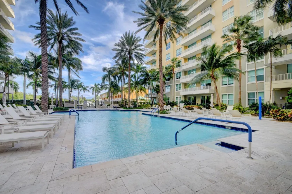 700 E BOYNTON BEACH BOULEVARD #410 Boynton Beach, FL 33435