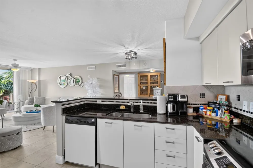 700 E BOYNTON BEACH BOULEVARD #410 Boynton Beach, FL 33435