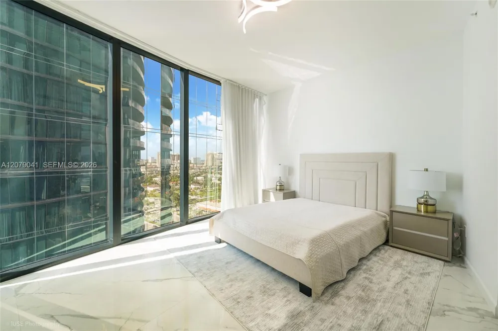 18555 Collins Ave #1901 Sunny Isles Beach, FL 33160