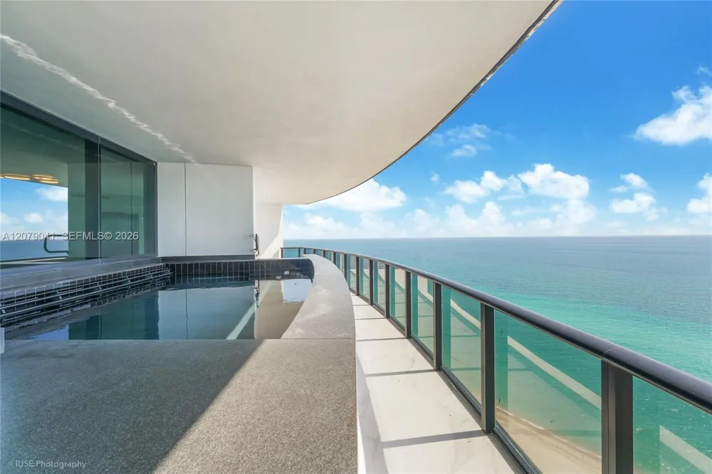 18555 Collins Ave #1901 Sunny Isles Beach, FL 33160