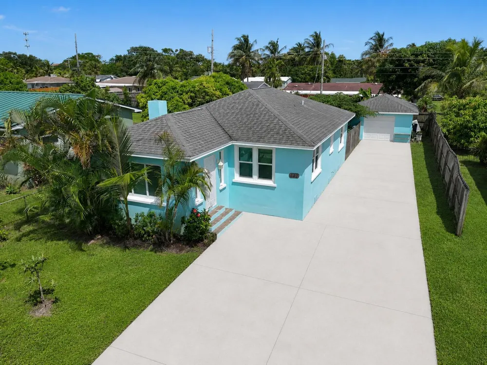 411 Evergreen Drive Lake Park, FL 33403
