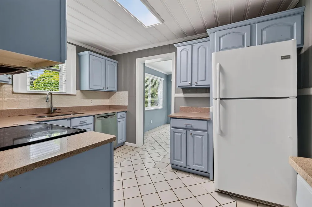 411 Evergreen Drive Lake Park, FL 33403