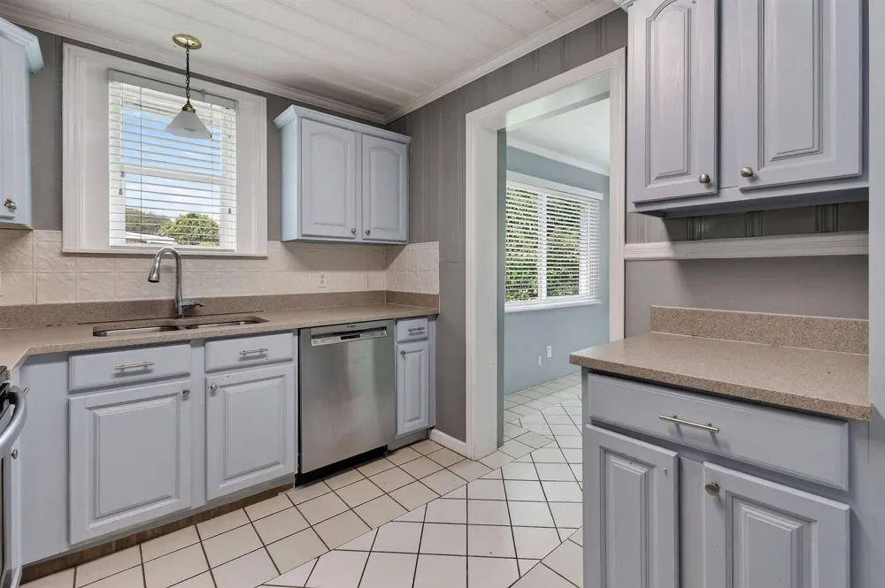 411 Evergreen Drive Lake Park, FL 33403