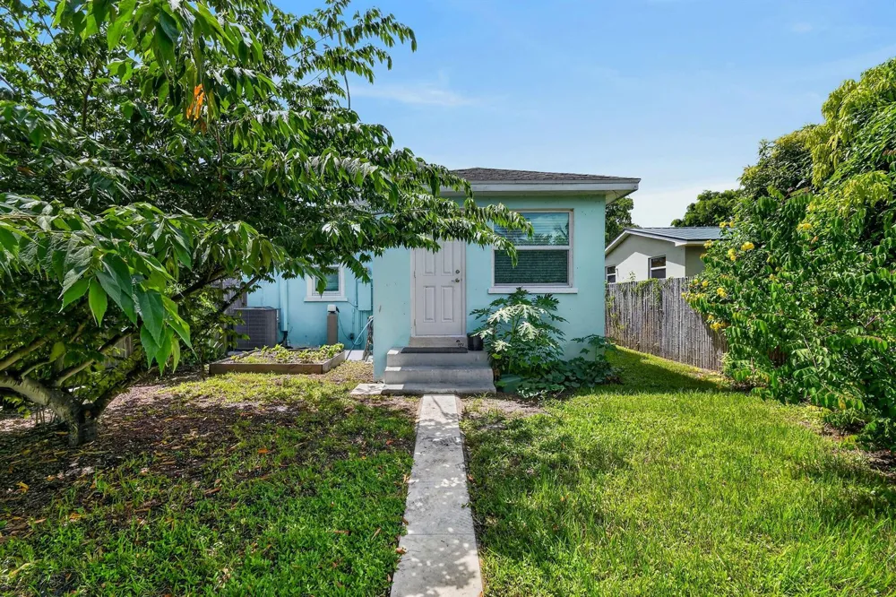 411 Evergreen Drive Lake Park, FL 33403