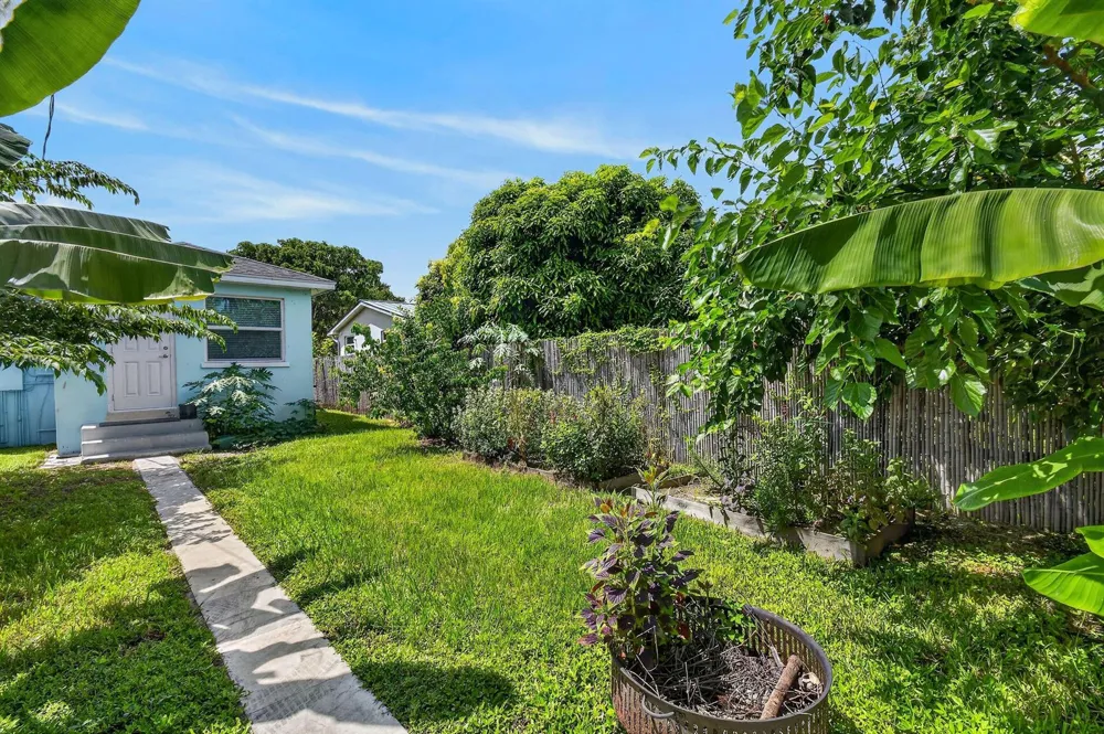 411 Evergreen Drive Lake Park, FL 33403