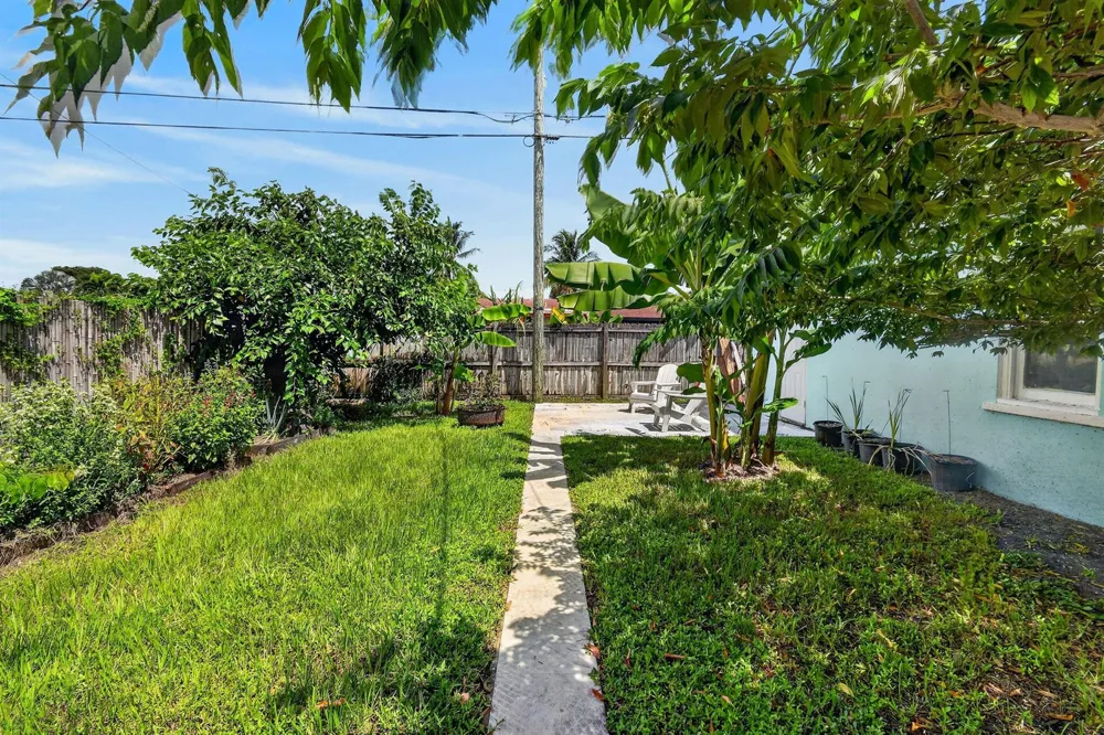 411 Evergreen Drive Lake Park, FL 33403