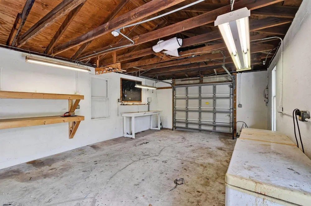 411 Evergreen Drive Lake Park, FL 33403