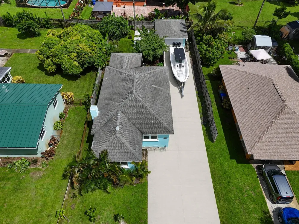 411 Evergreen Drive Lake Park, FL 33403