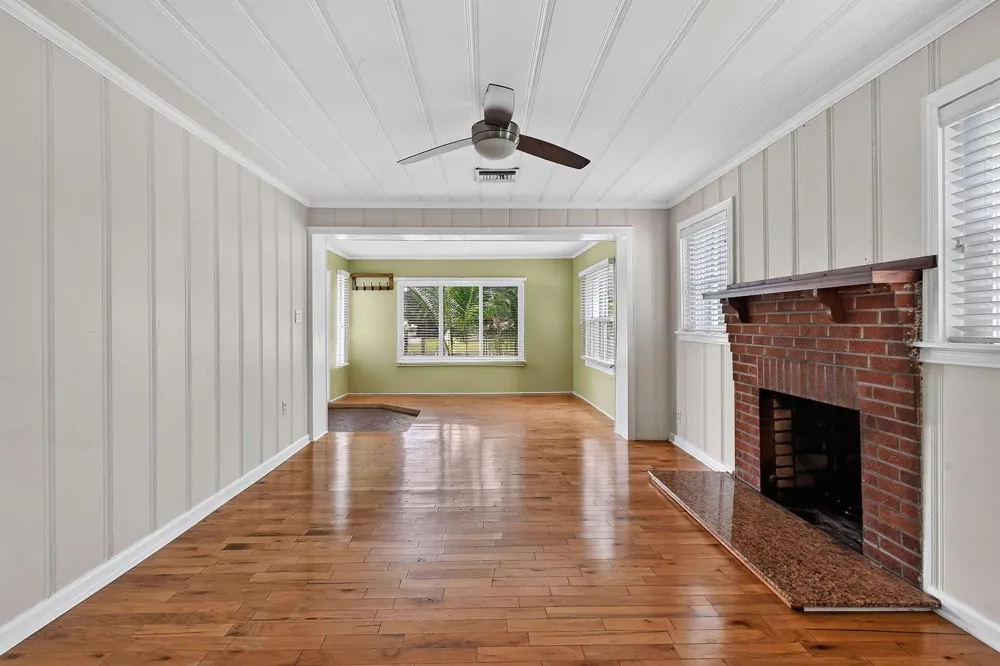 411 Evergreen Drive Lake Park, FL 33403