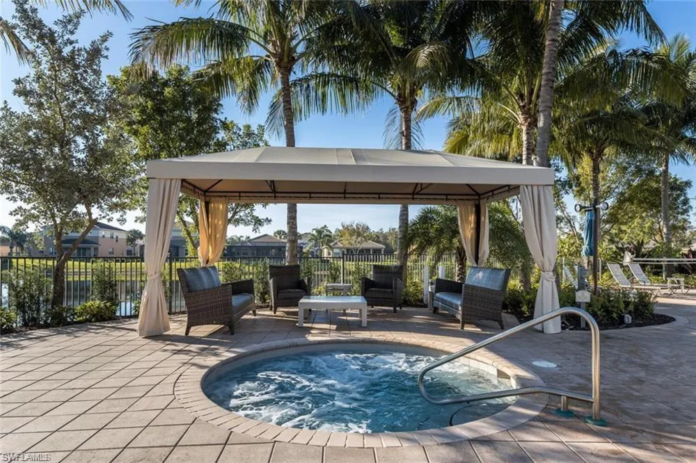 6509 Monterey PT #102 Naples, FL 34105
