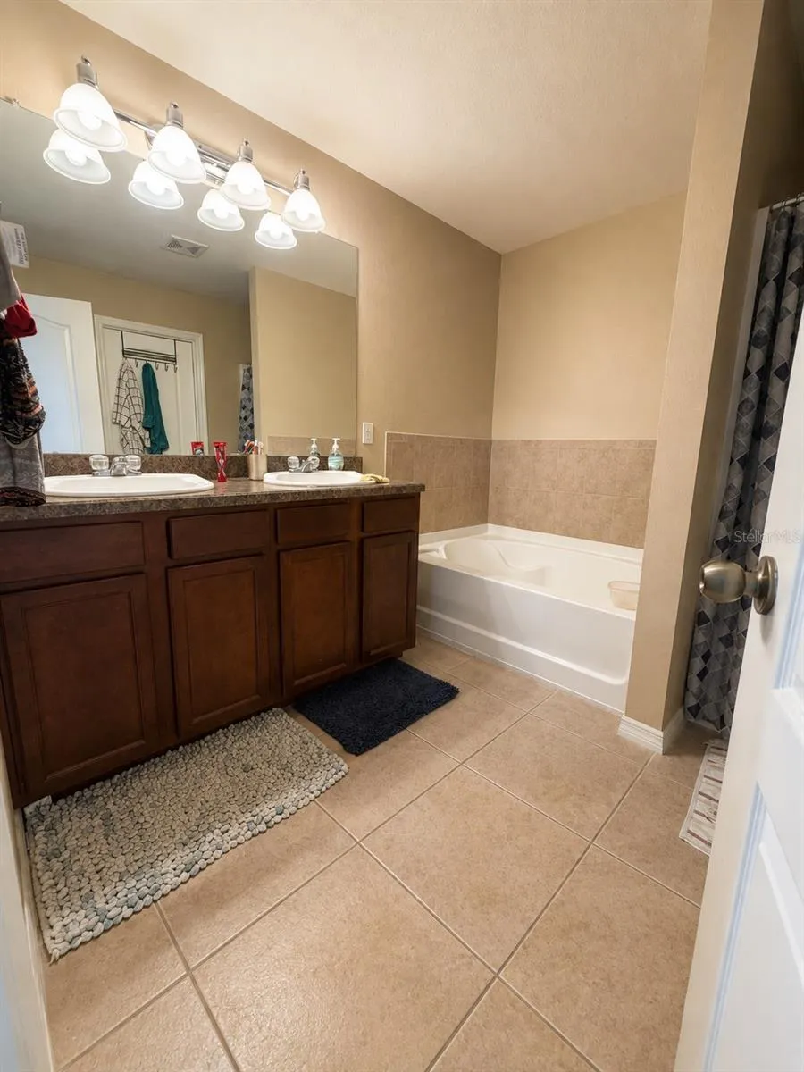 8309 TIDAL BREEZE DRIVE Riverview, FL 33569