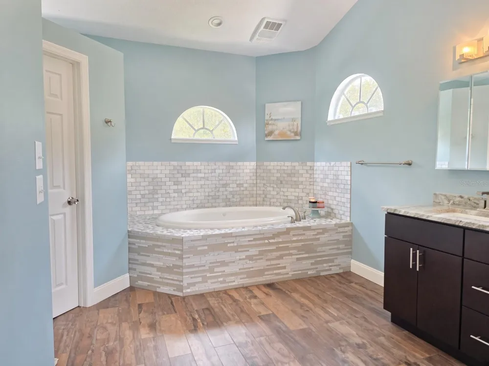 9303 ALICE LANE Riverview, FL 33578