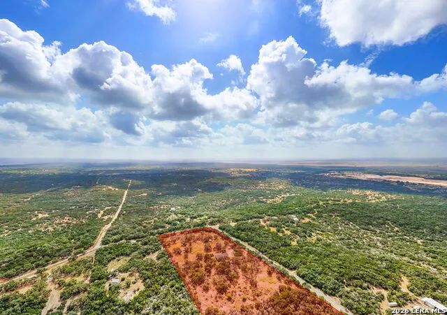 218 County Road 3501 Mico, TX 78056