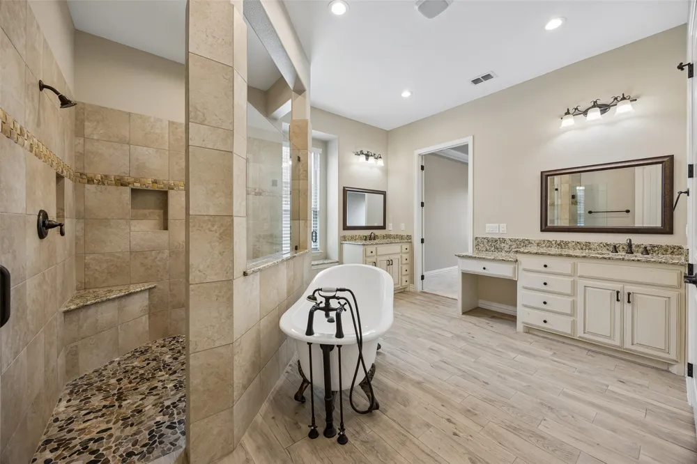 2526 Fruitland Avenue Farmers Branch, TX 75234