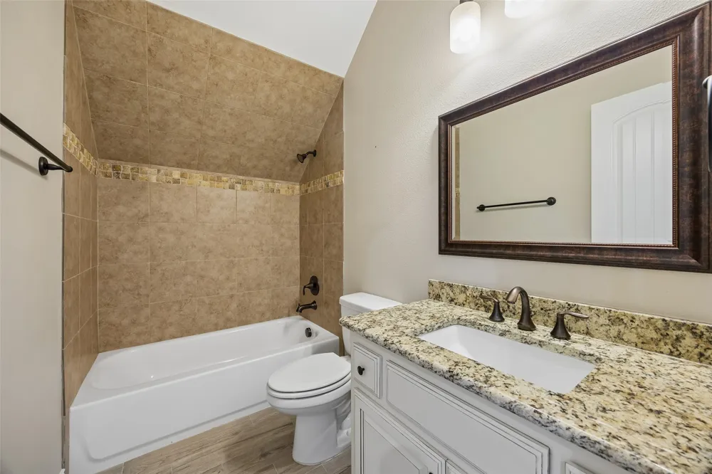 2526 Fruitland Avenue Farmers Branch, TX 75234